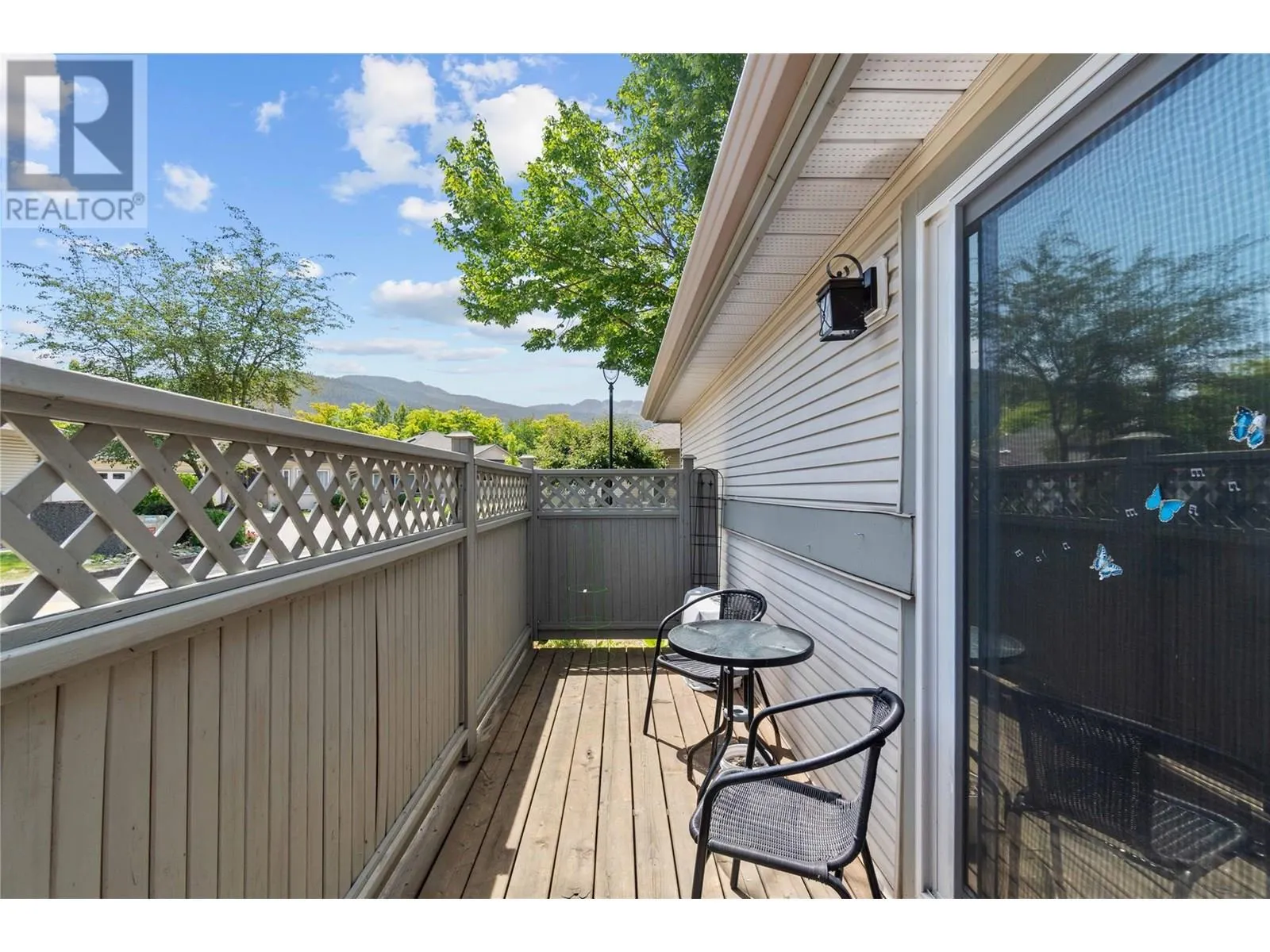 111 Harbourfront Drive NW Unit# 11
