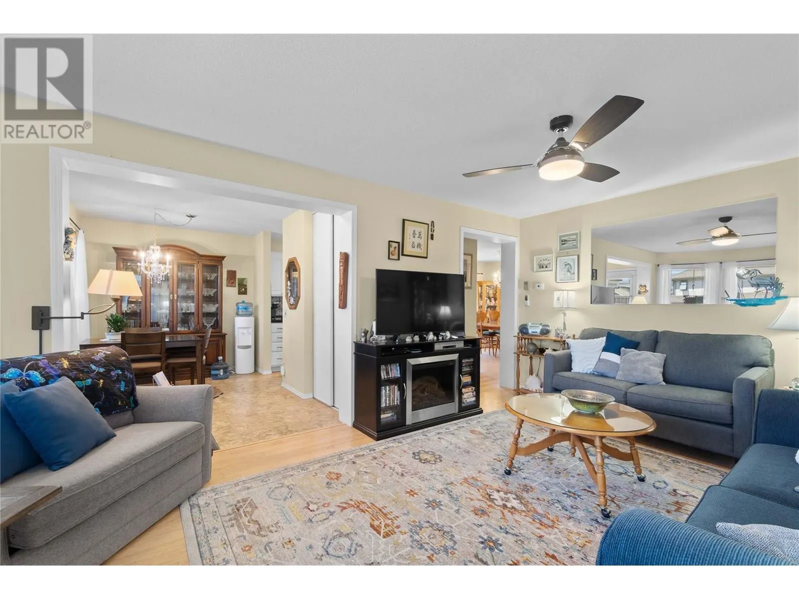 111 Harbourfront Drive NW Unit# 11