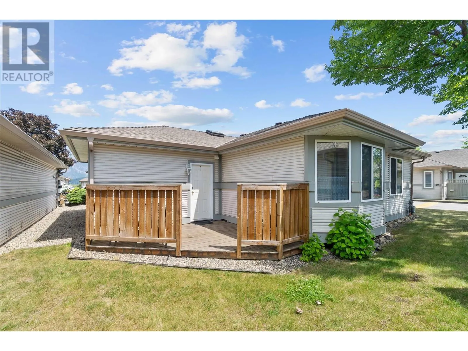 111 Harbourfront Drive NW Unit# 11