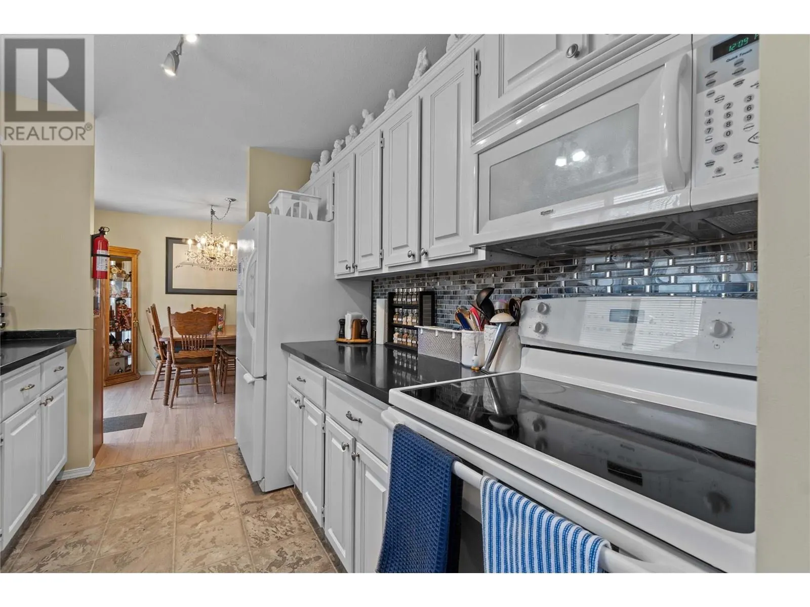 111 Harbourfront Drive NW Unit# 11