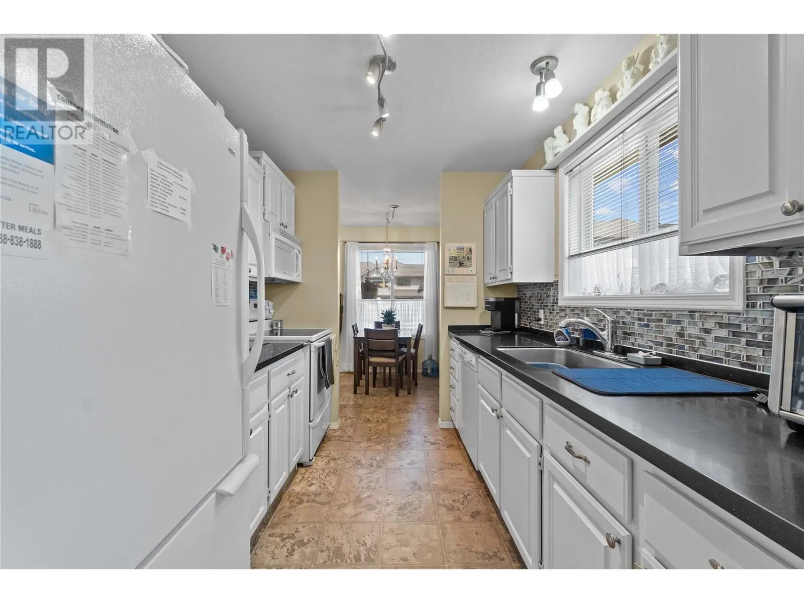 111 Harbourfront Drive NW Unit# 11