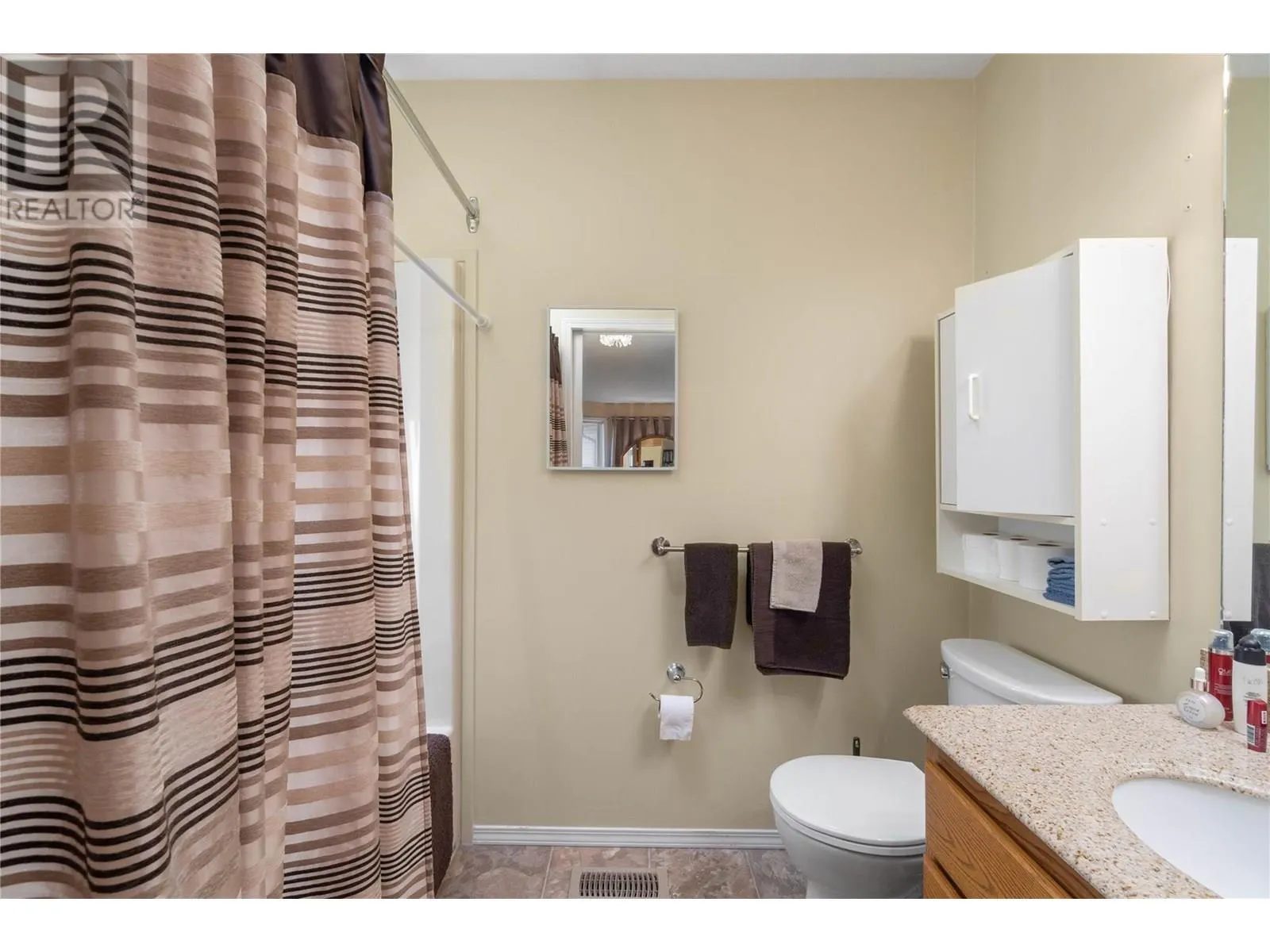 111 Harbourfront Drive NW Unit# 11