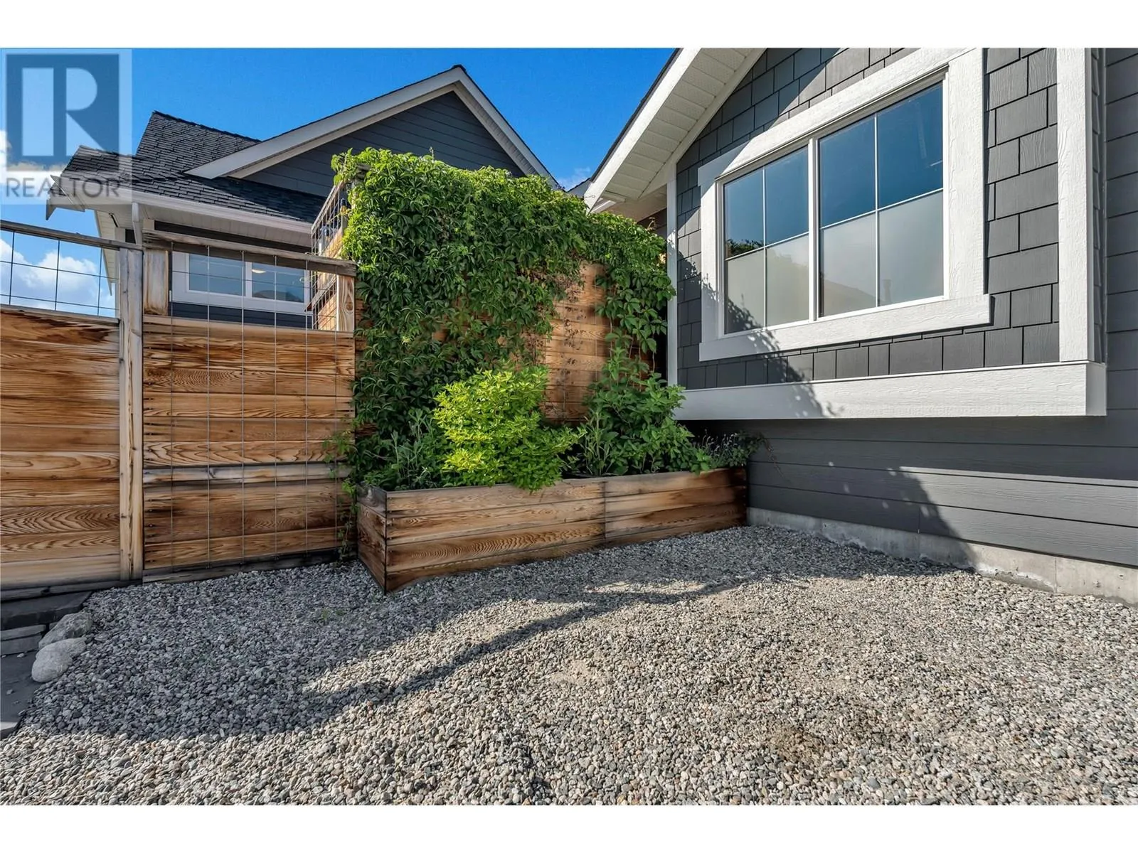121 Sendero Crescent