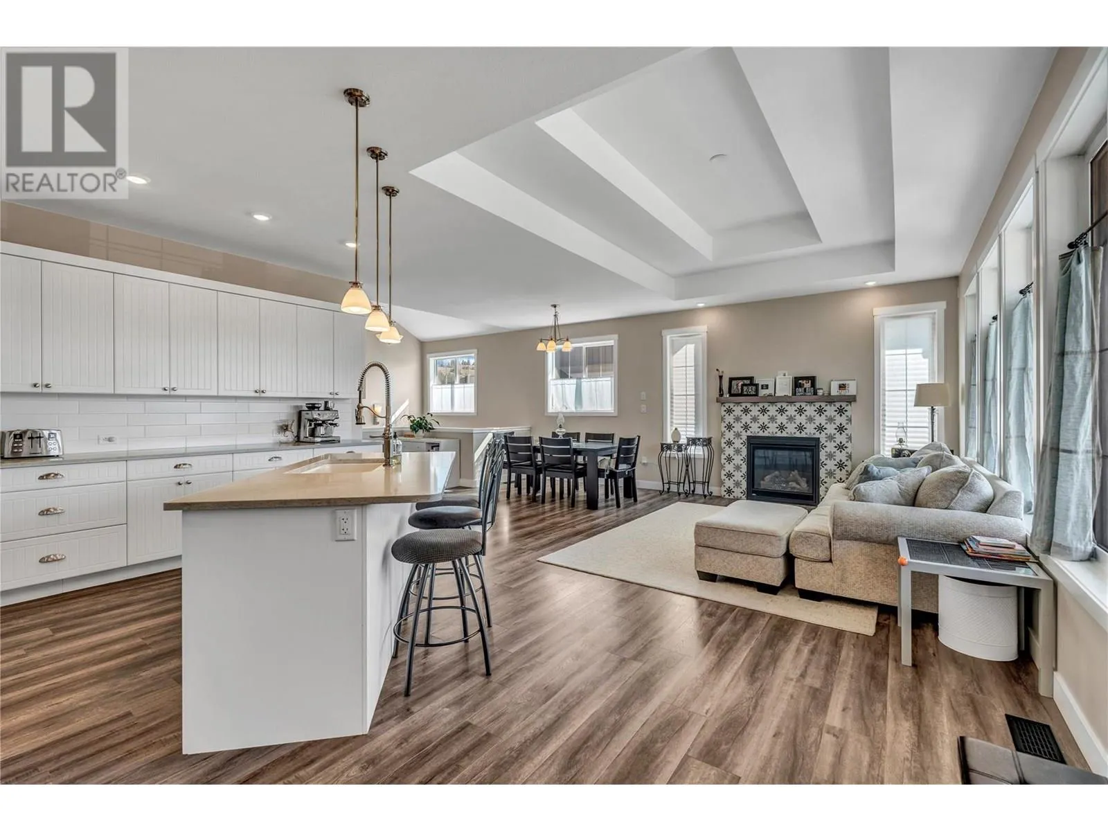 121 Sendero Crescent