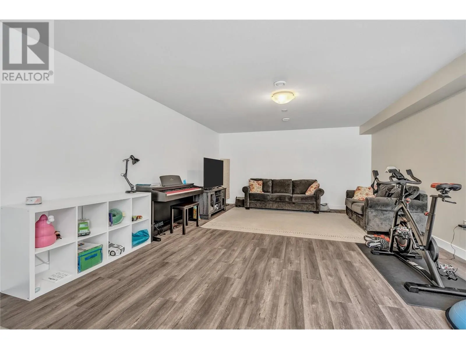 121 Sendero Crescent