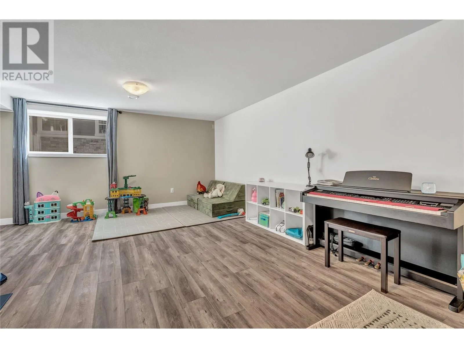 121 Sendero Crescent