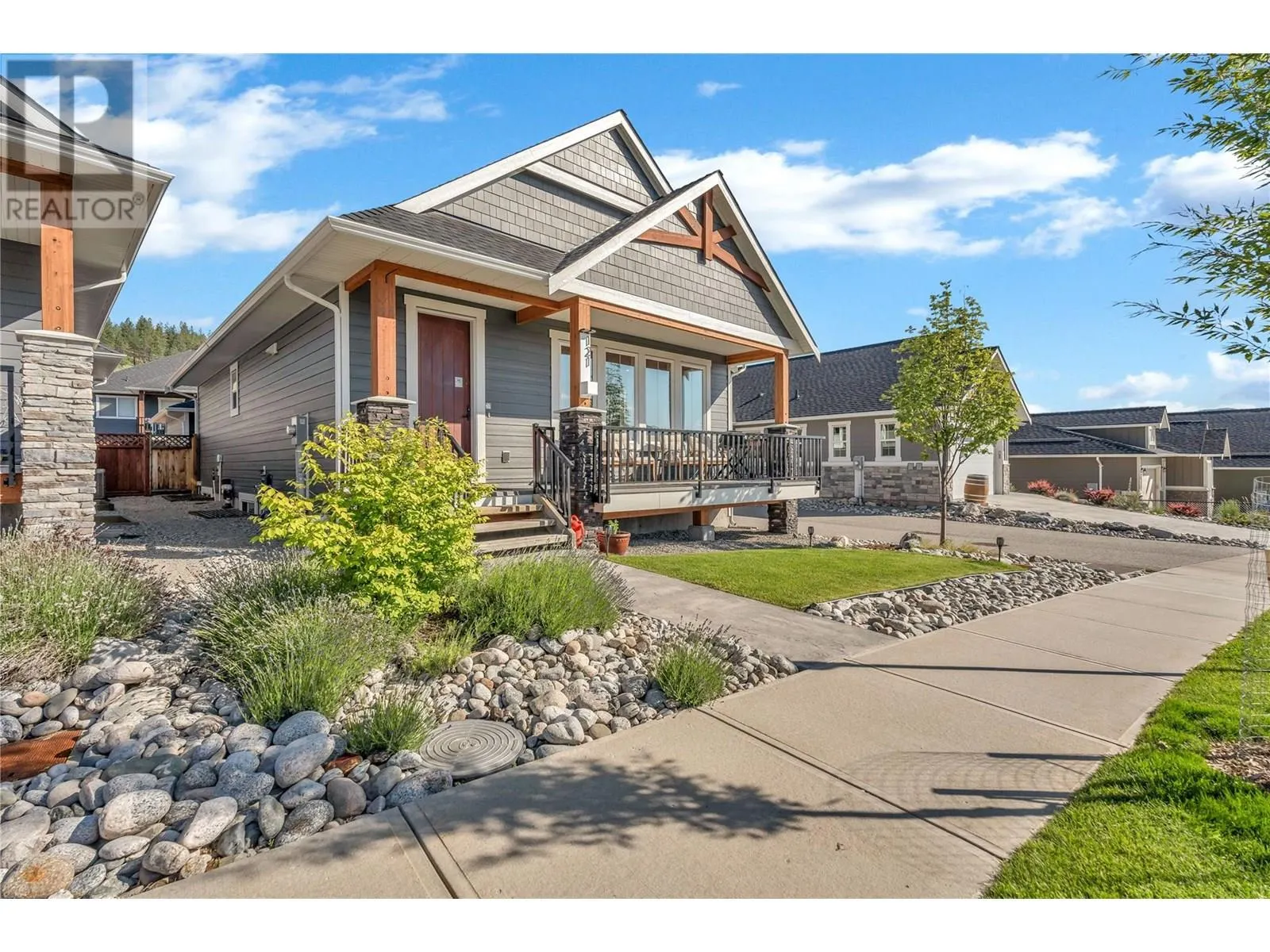 121 Sendero Crescent