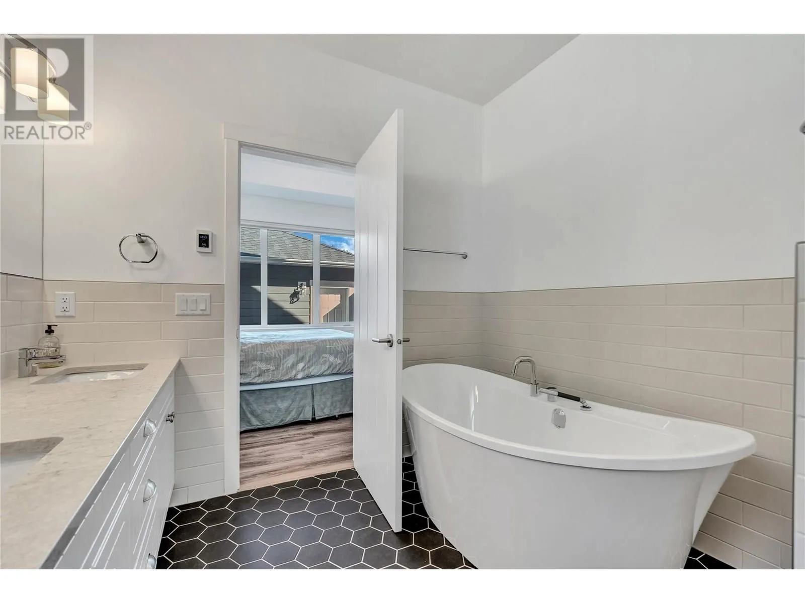 121 Sendero Crescent