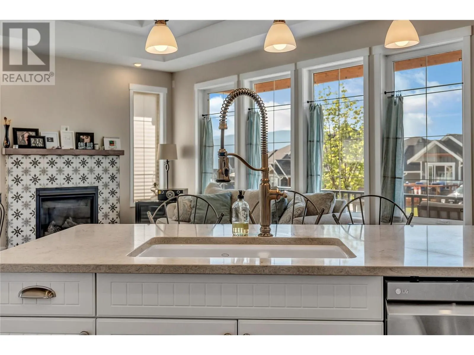 121 Sendero Crescent