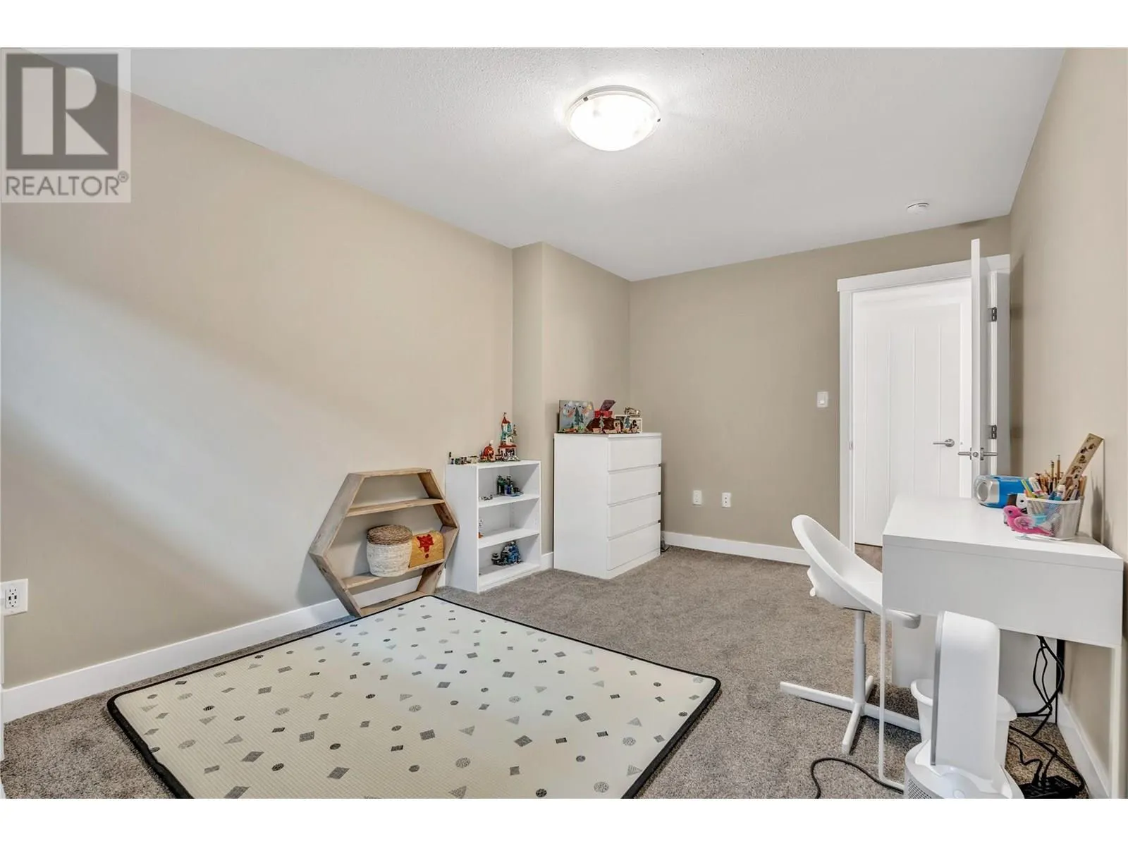 121 Sendero Crescent