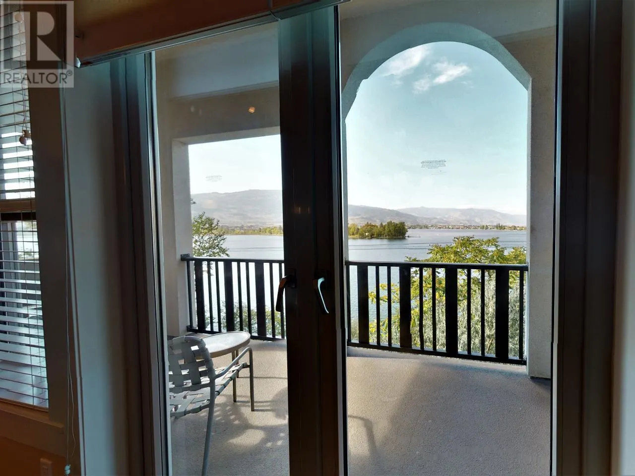 4200 LAKESHORE Drive Unit# 320