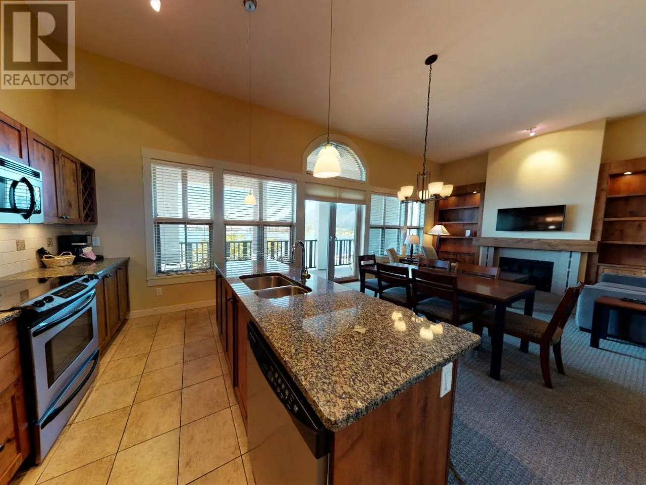 4200 LAKESHORE Drive Unit# 320