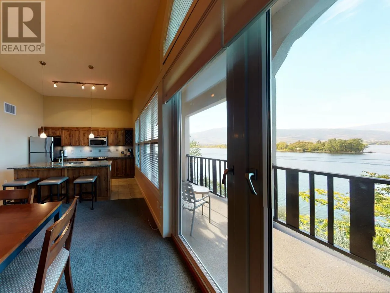 4200 LAKESHORE Drive Unit# 320