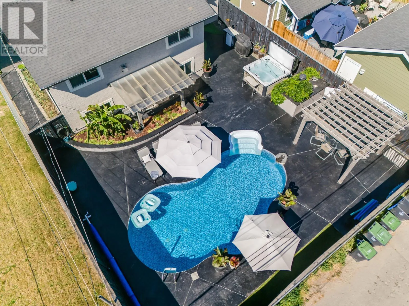819 Cadder Avenue
