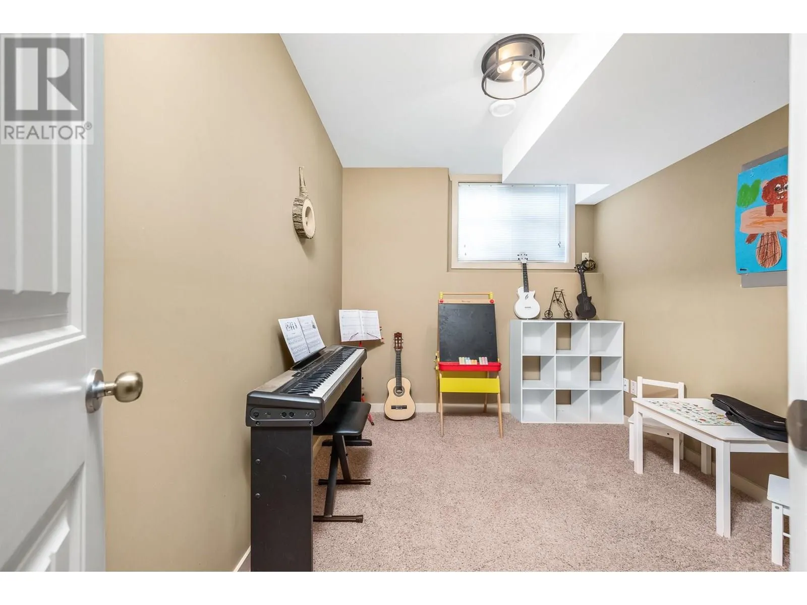 4979 Windsong Crescent