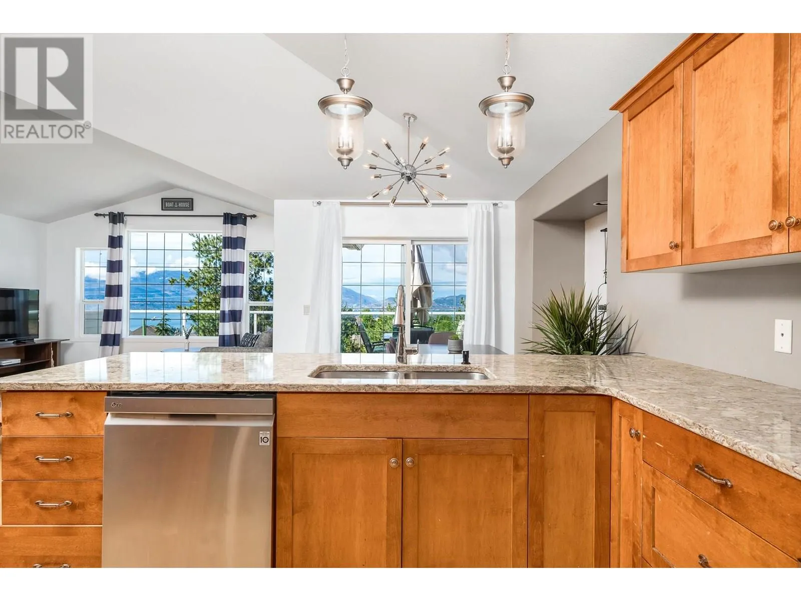 4979 Windsong Crescent