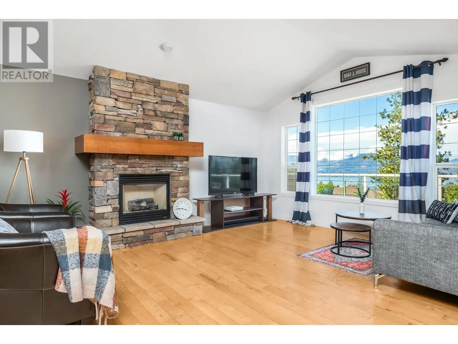 4979 Windsong Crescent