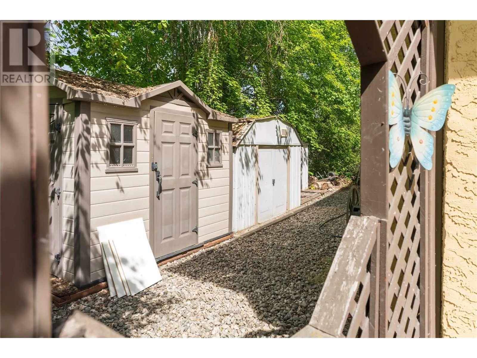 4692 GORDON Drive