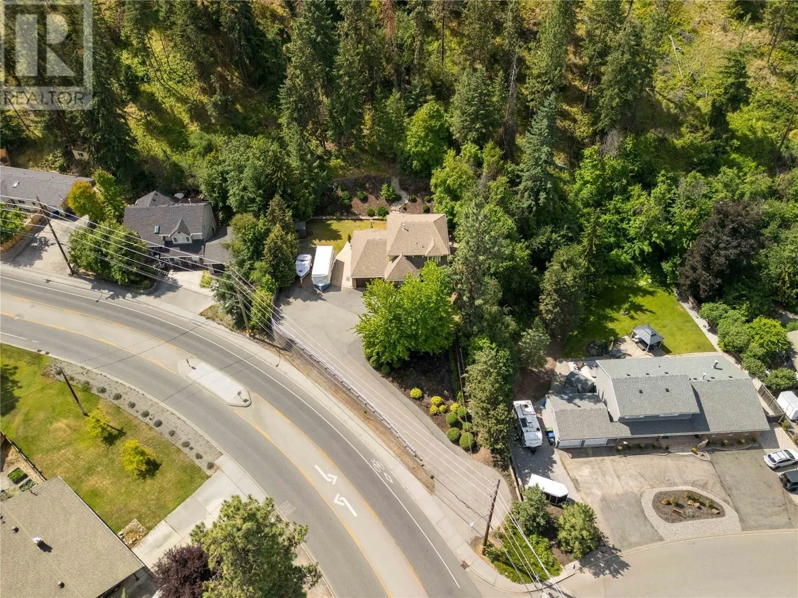 4692 GORDON Drive