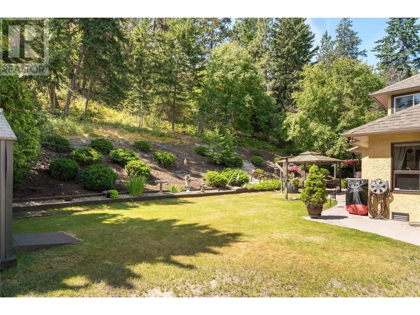 4692 GORDON Drive