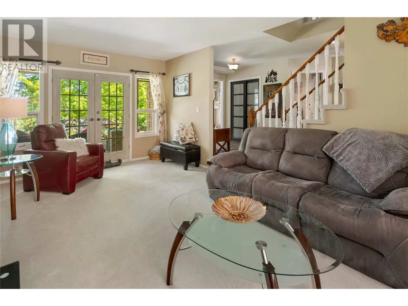 4692 GORDON Drive