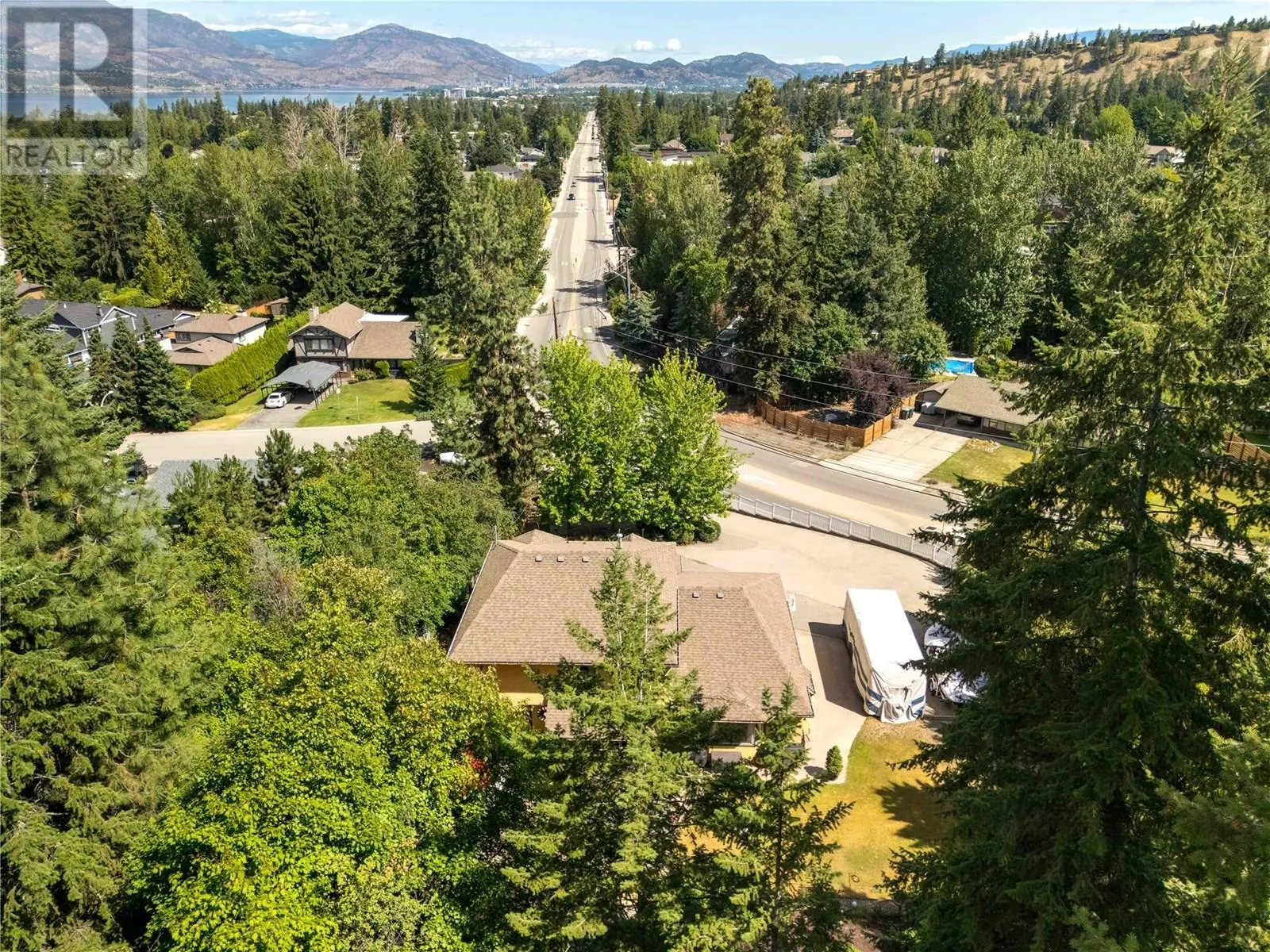 4692 GORDON Drive