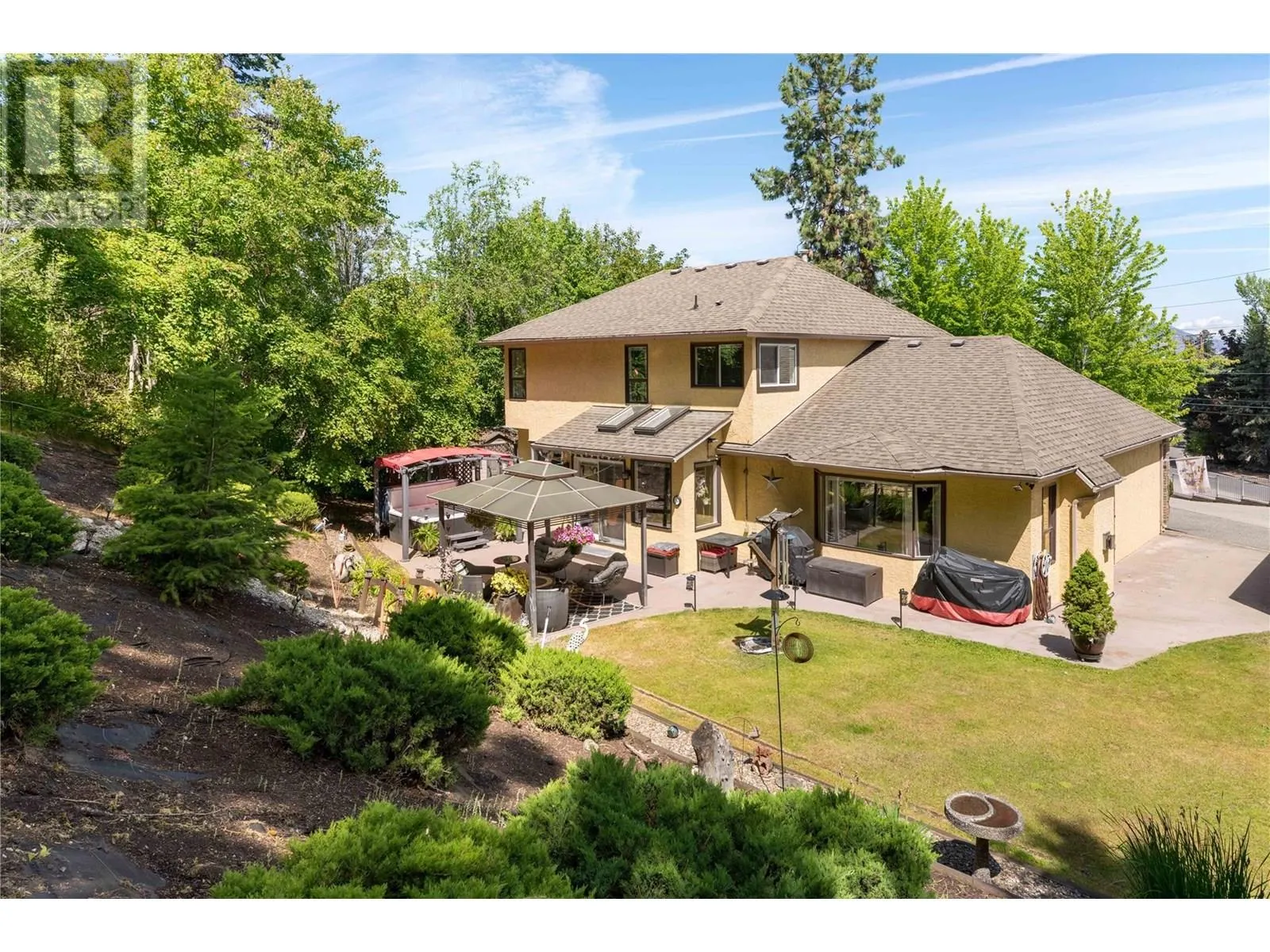 4692 GORDON Drive