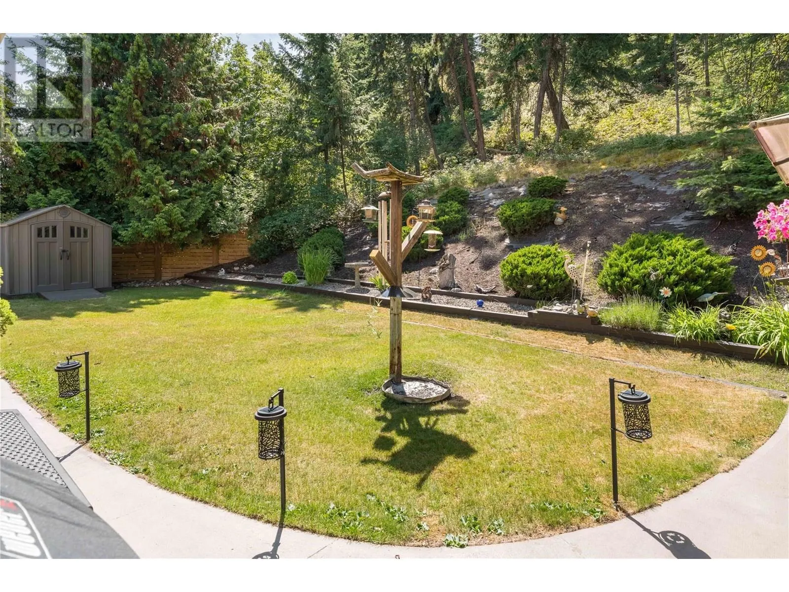 4692 GORDON Drive