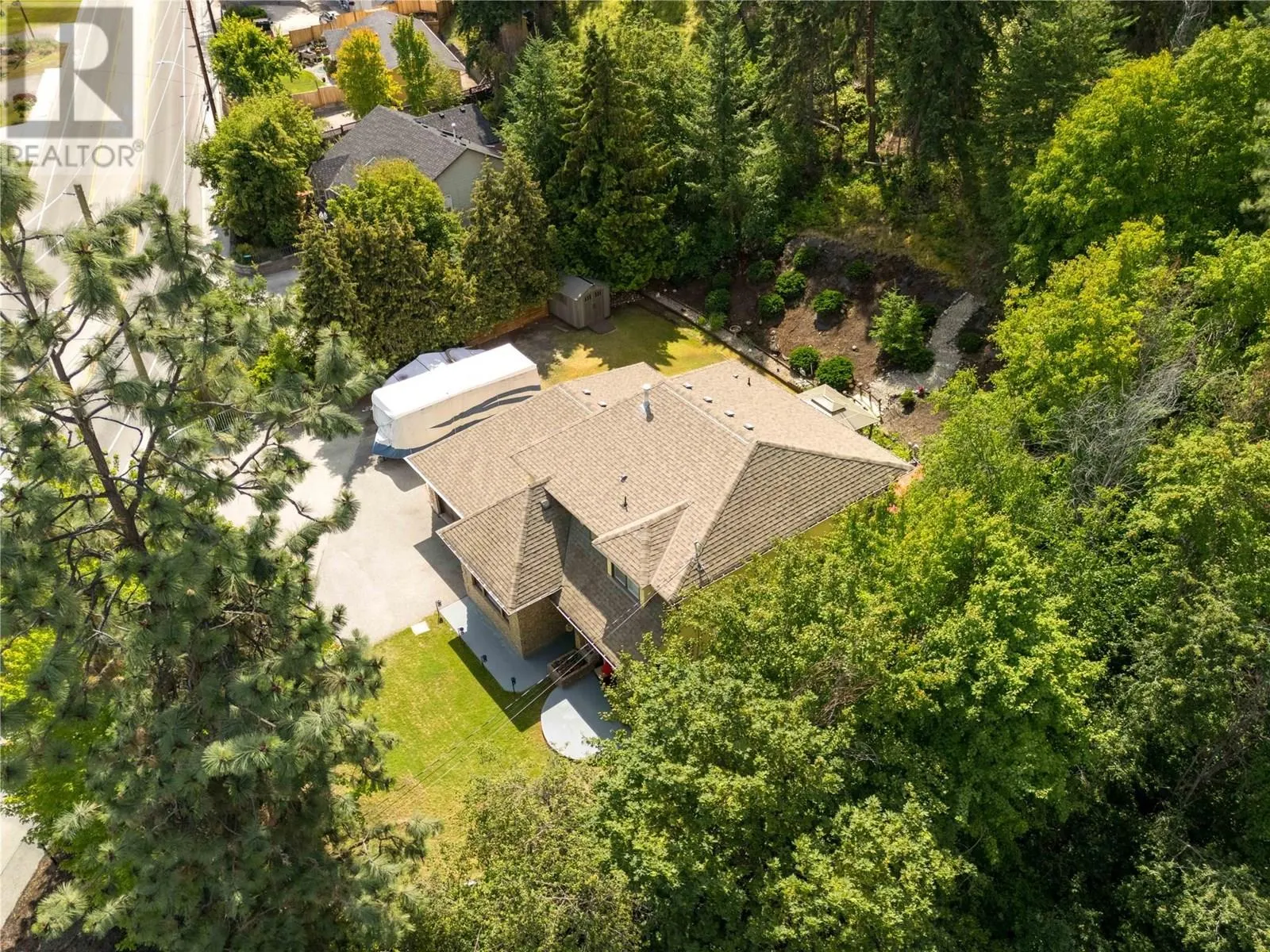 4692 GORDON Drive