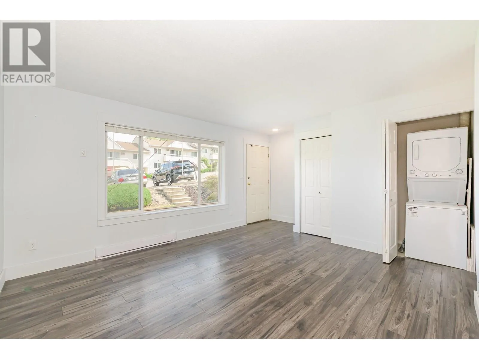 505 Browne Road Unit# 106