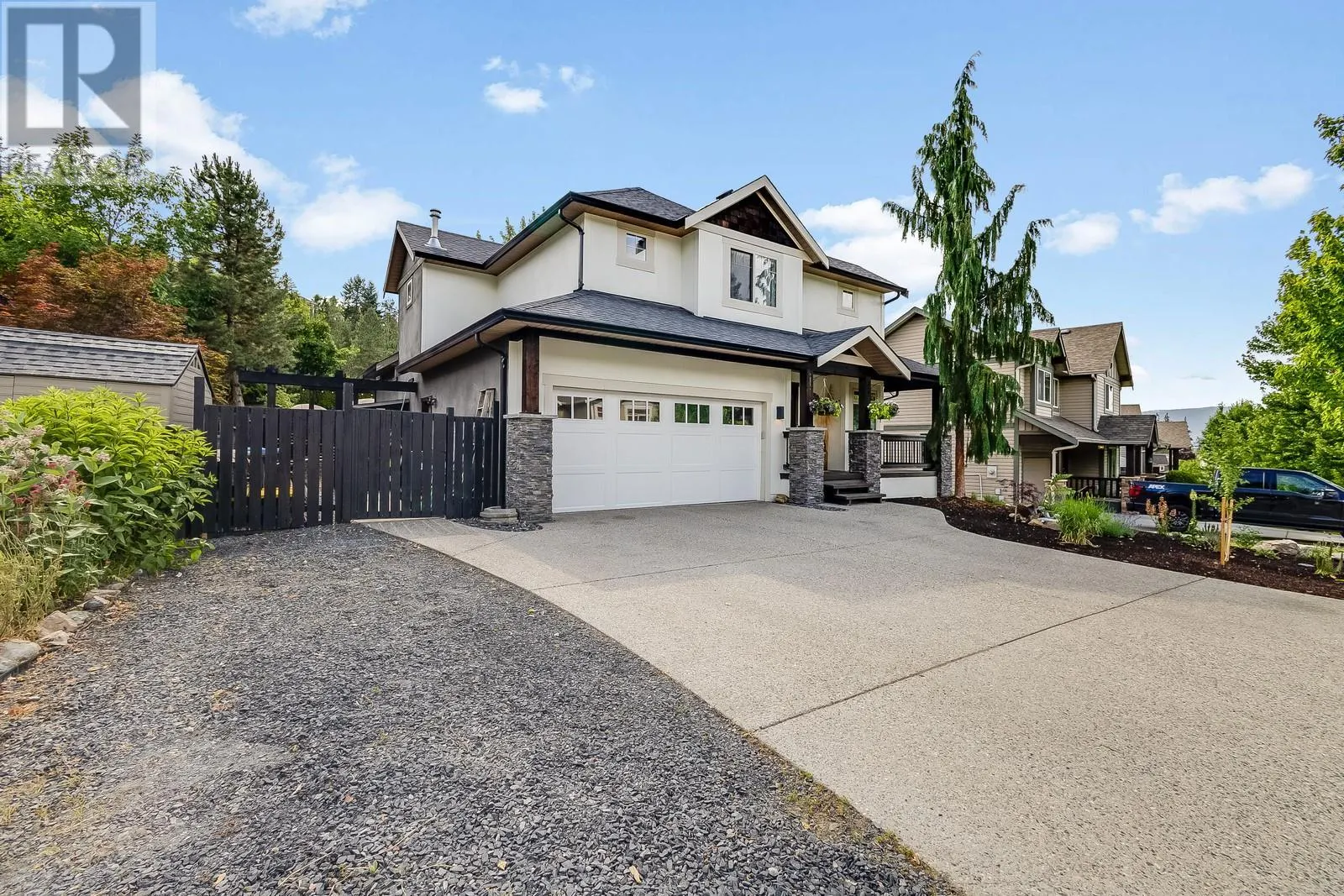 985 Paret Crescent