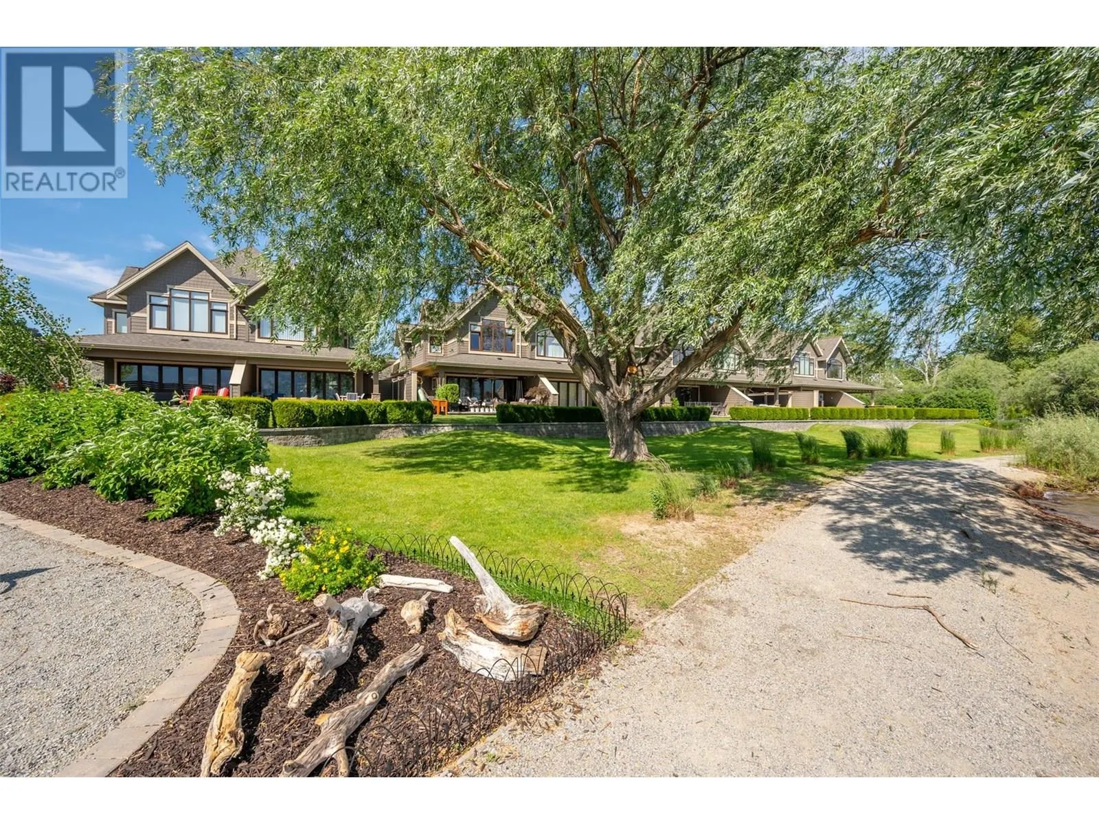2830 Landry Crescent