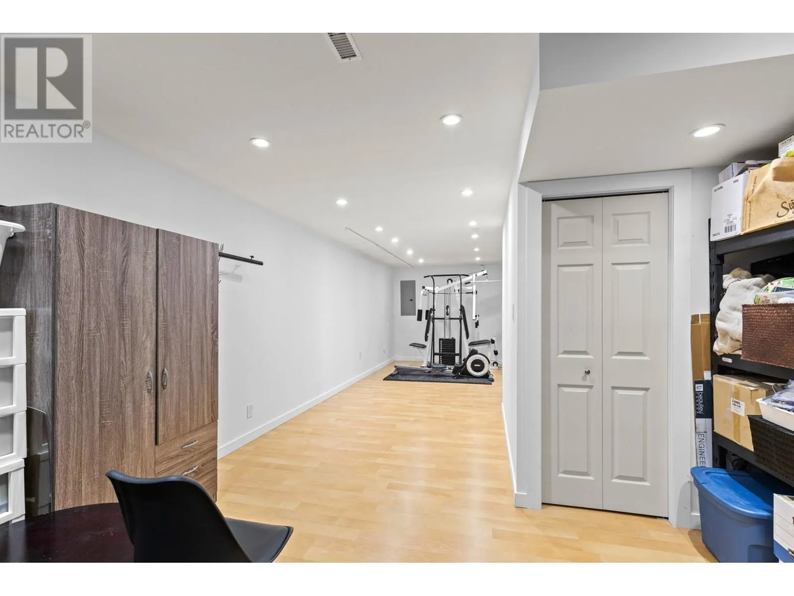 6427 Stuart Crescent
