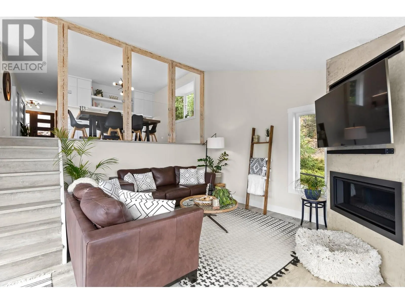 6427 Stuart Crescent