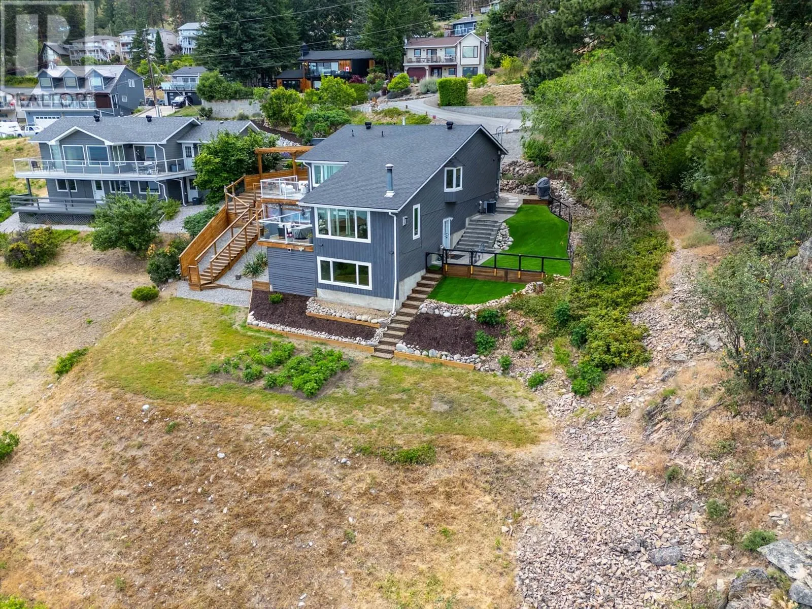 6427 Stuart Crescent