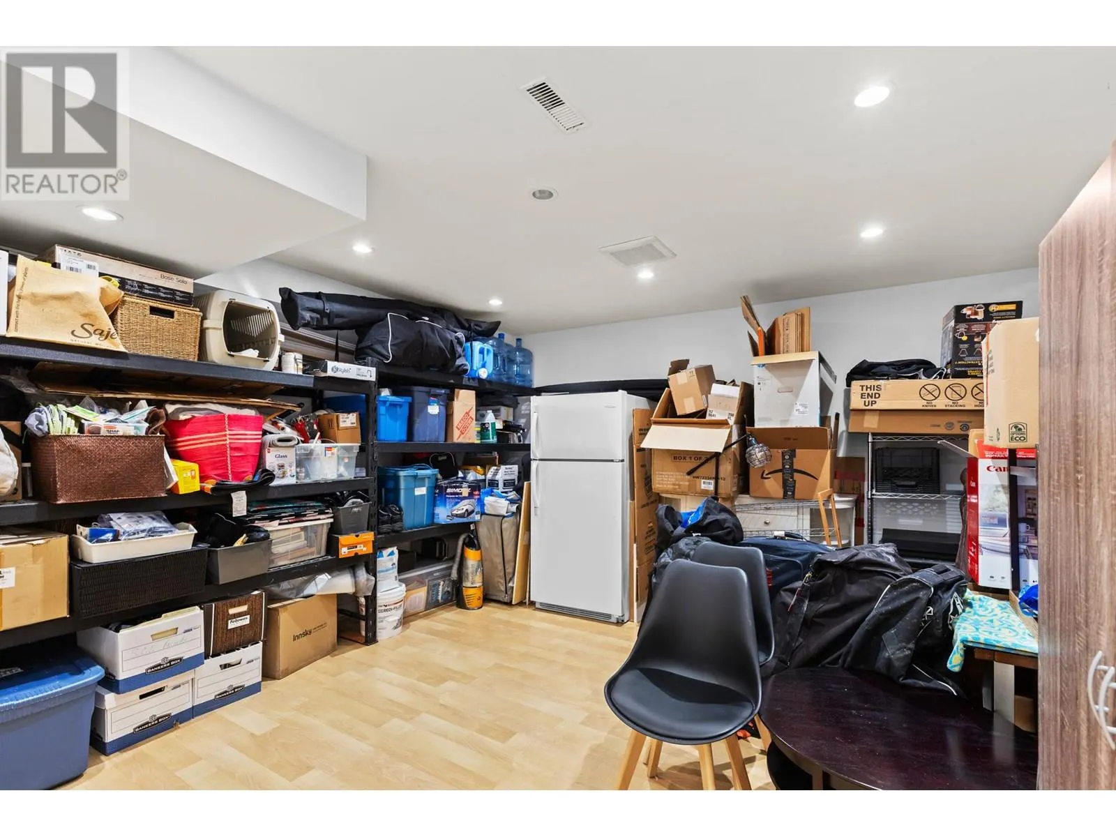 6427 Stuart Crescent