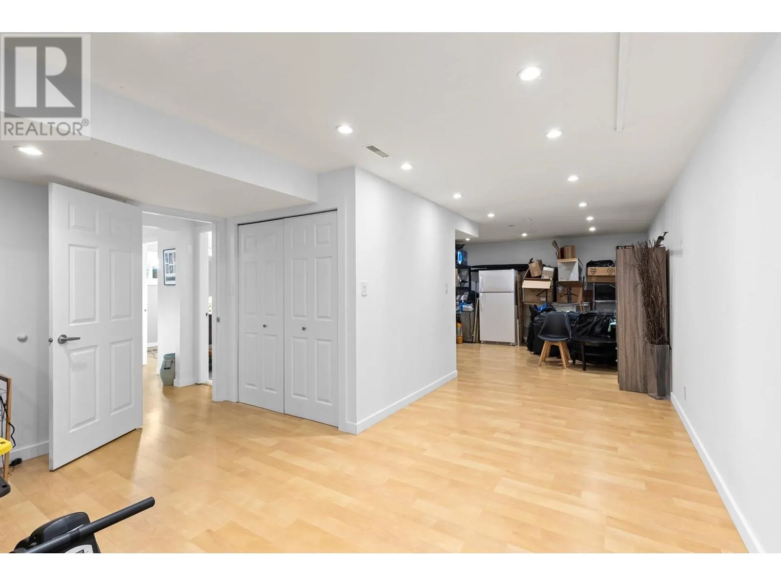 6427 Stuart Crescent