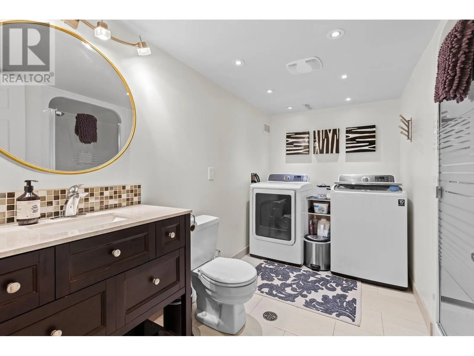 6427 Stuart Crescent