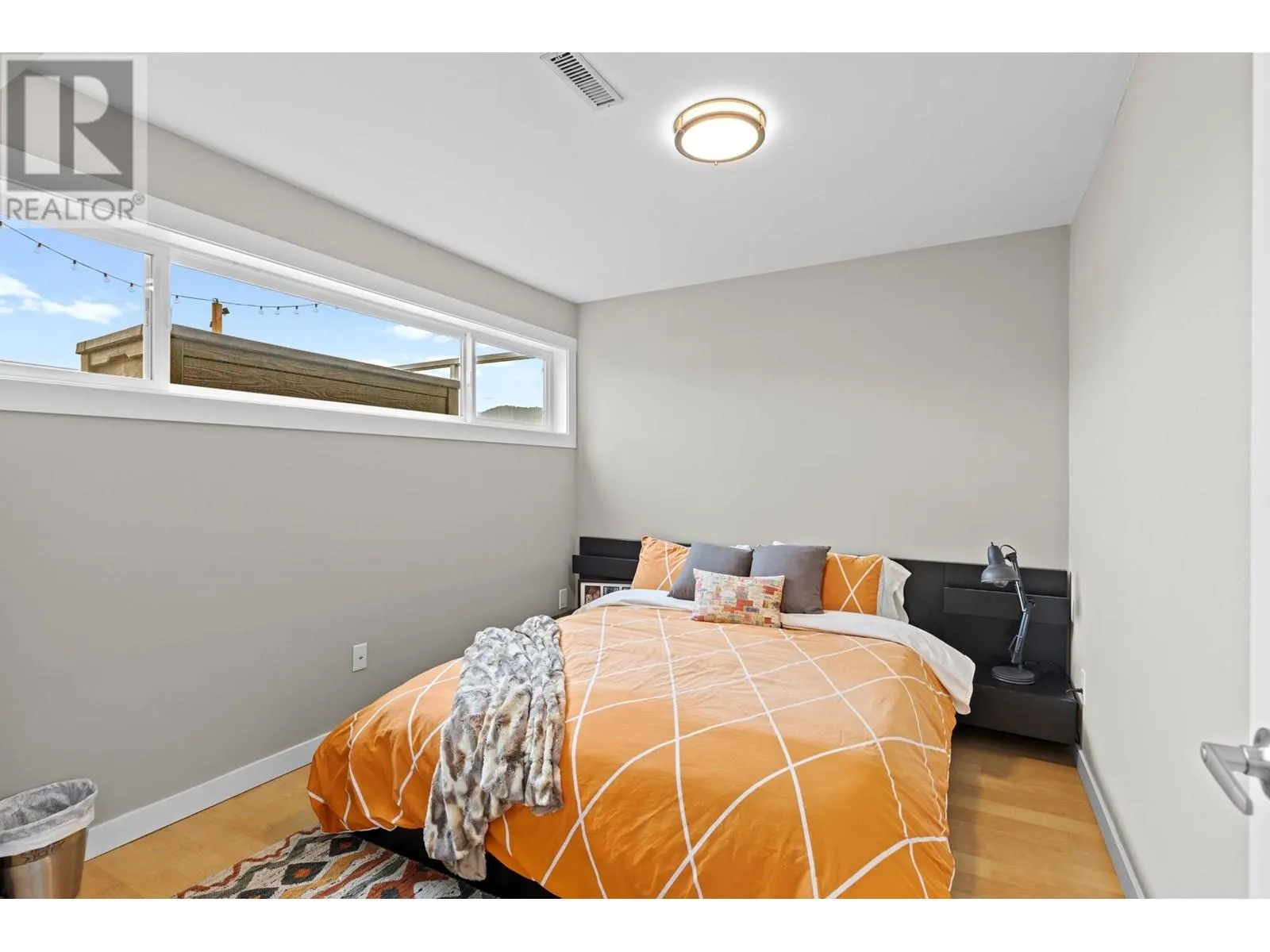 6427 Stuart Crescent
