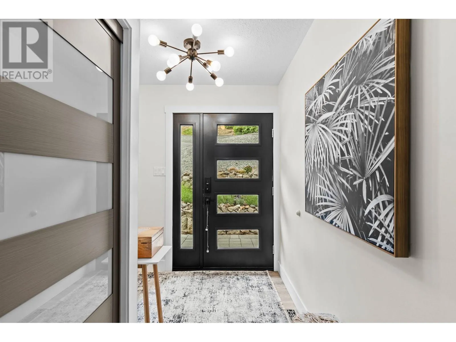 6427 Stuart Crescent