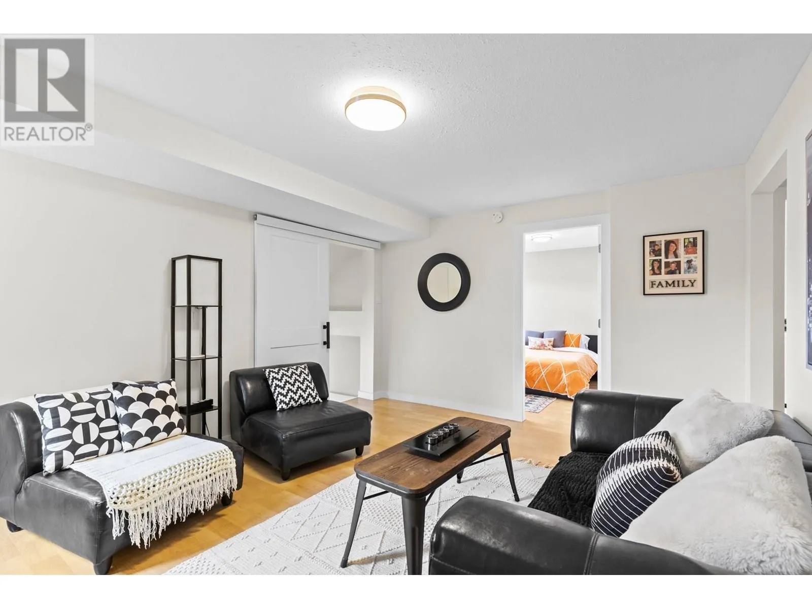 6427 Stuart Crescent