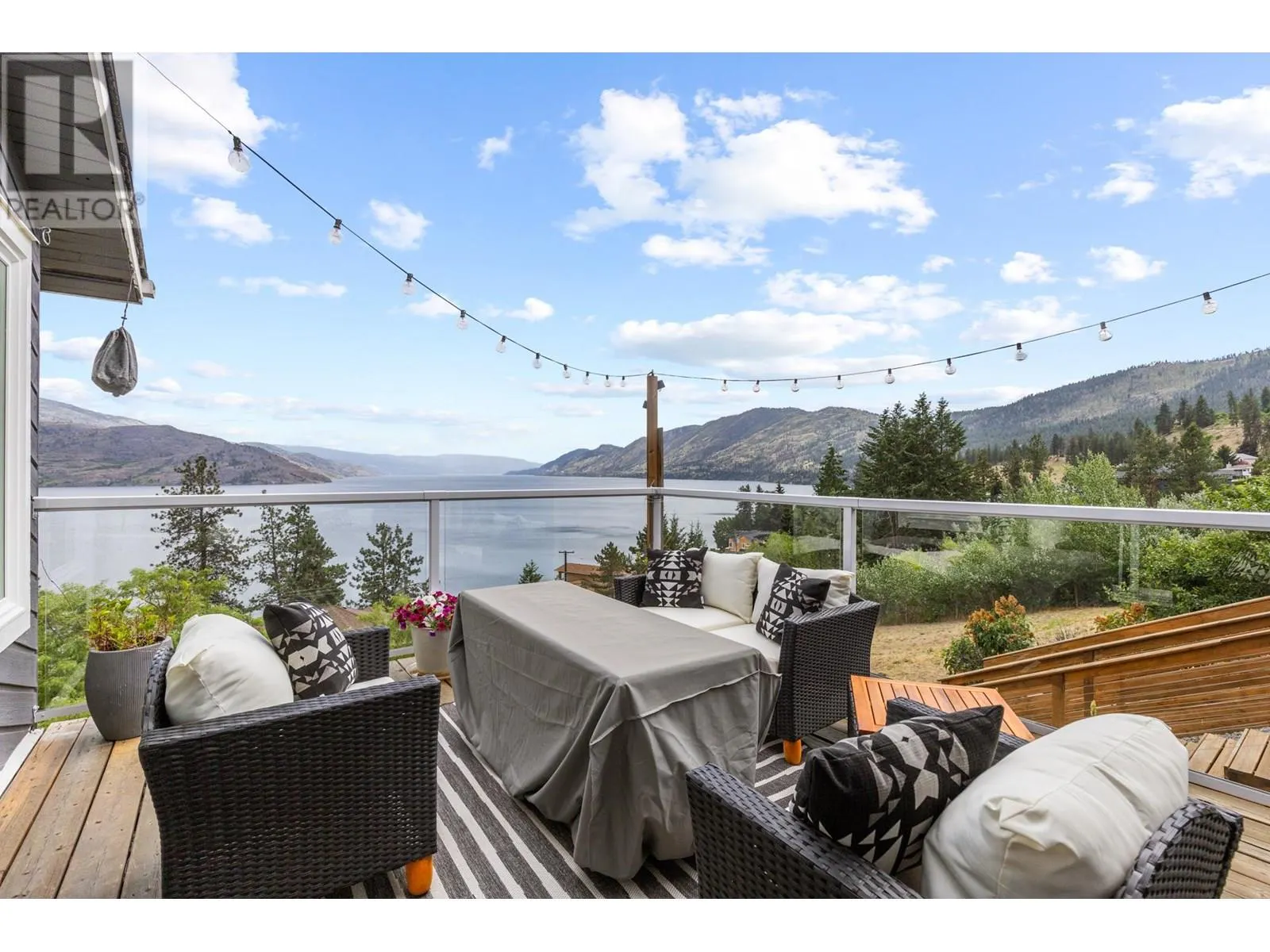 6427 Stuart Crescent