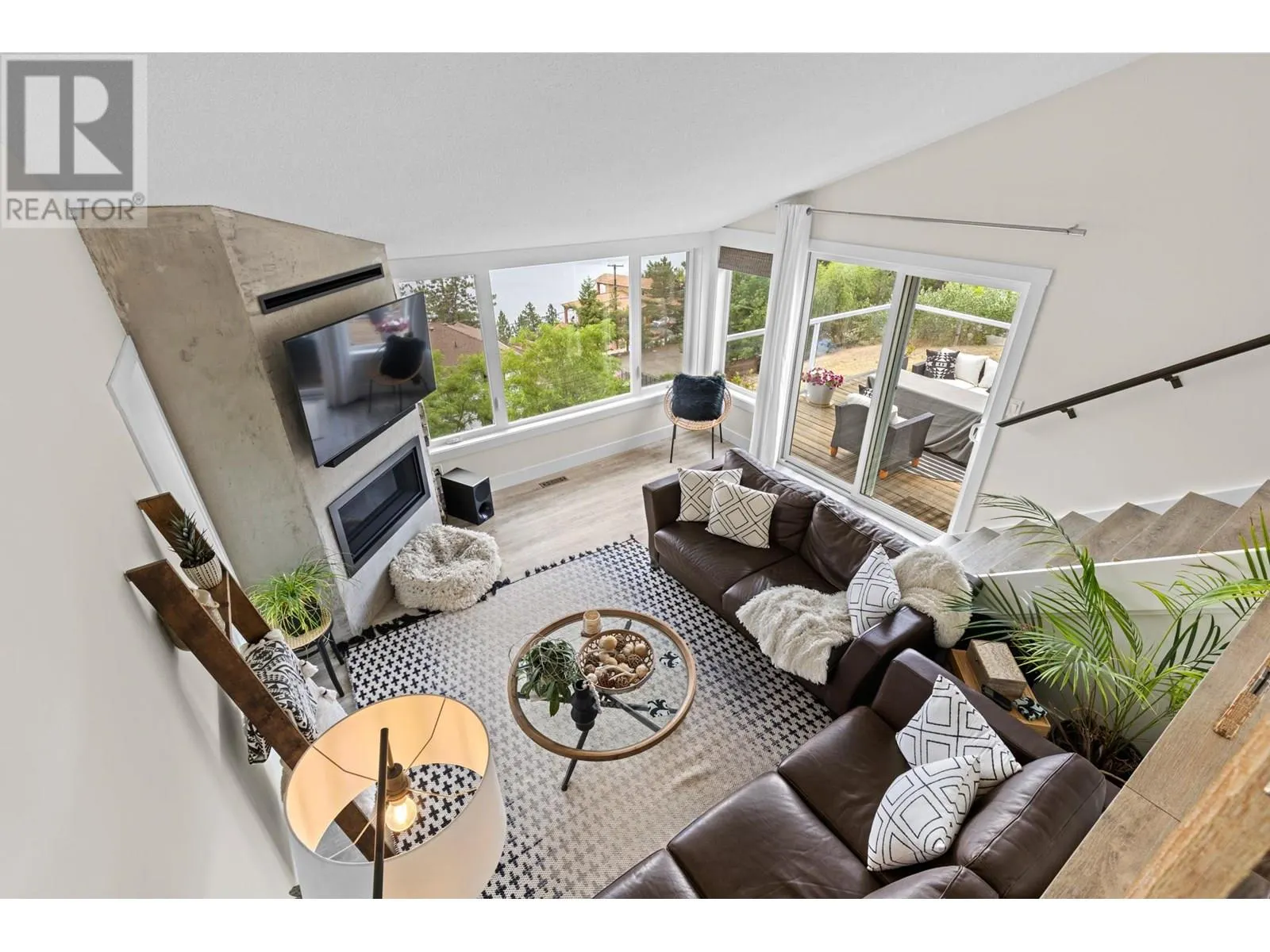 6427 Stuart Crescent