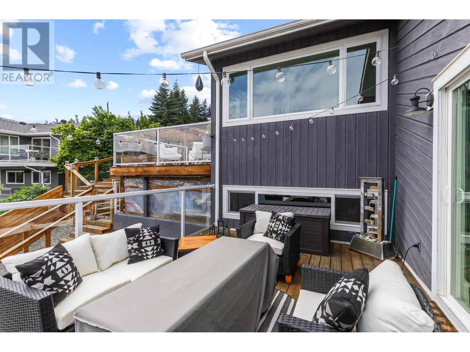 6427 Stuart Crescent