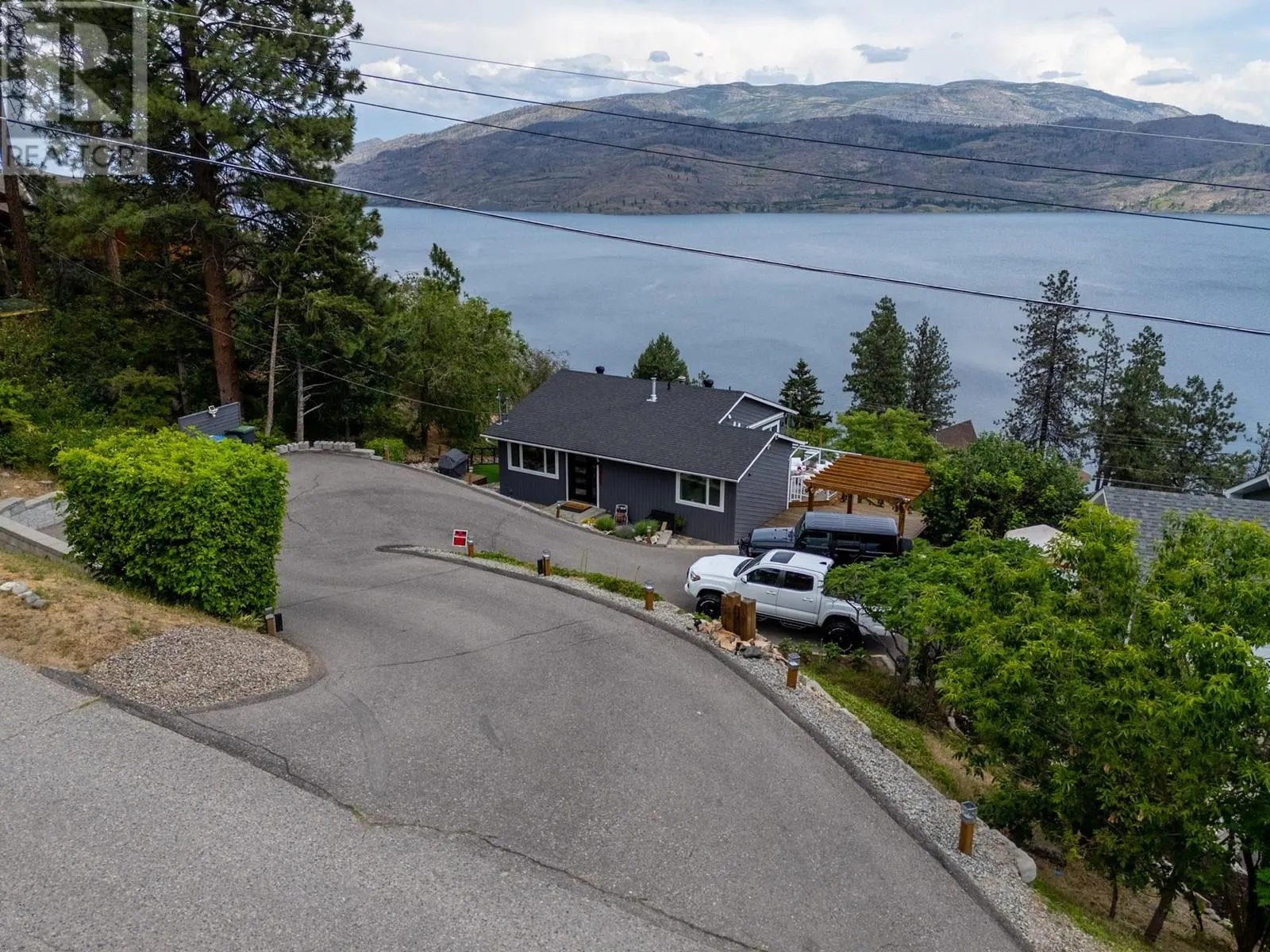 6427 Stuart Crescent