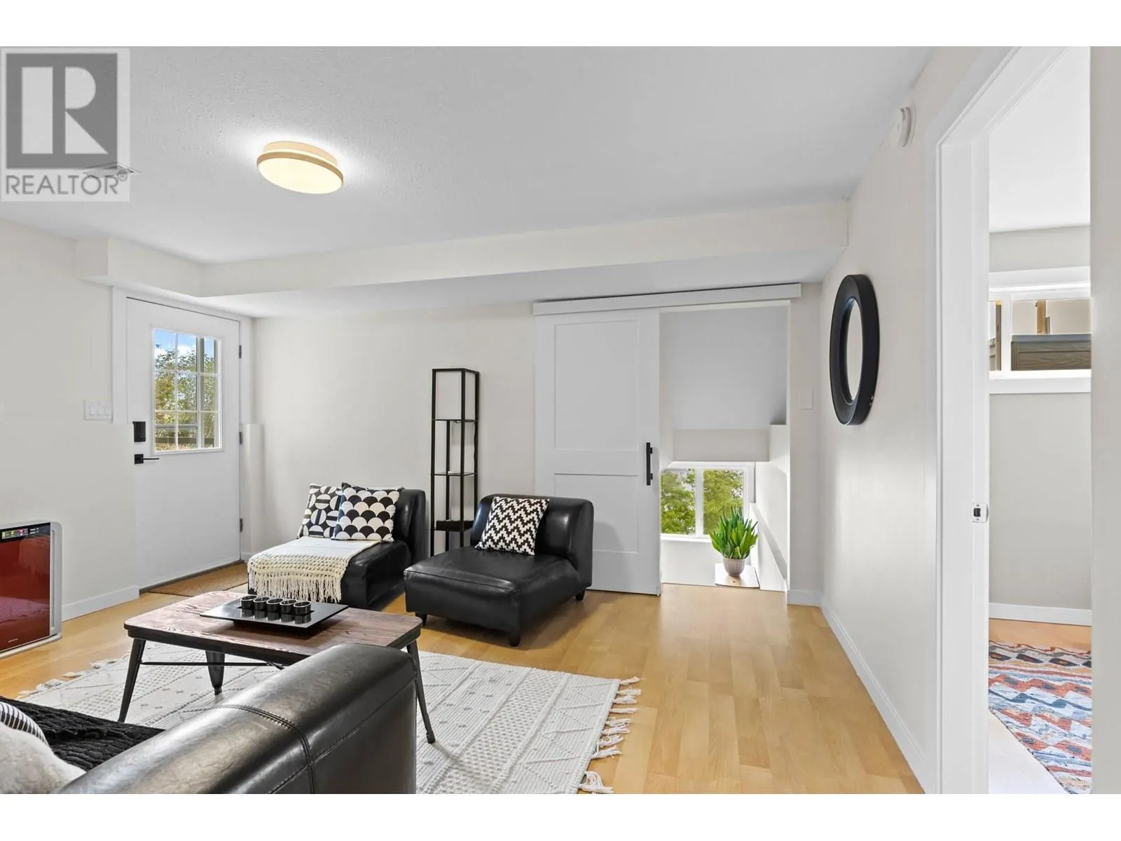 6427 Stuart Crescent
