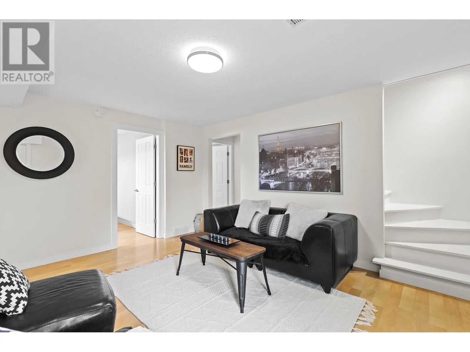 6427 Stuart Crescent