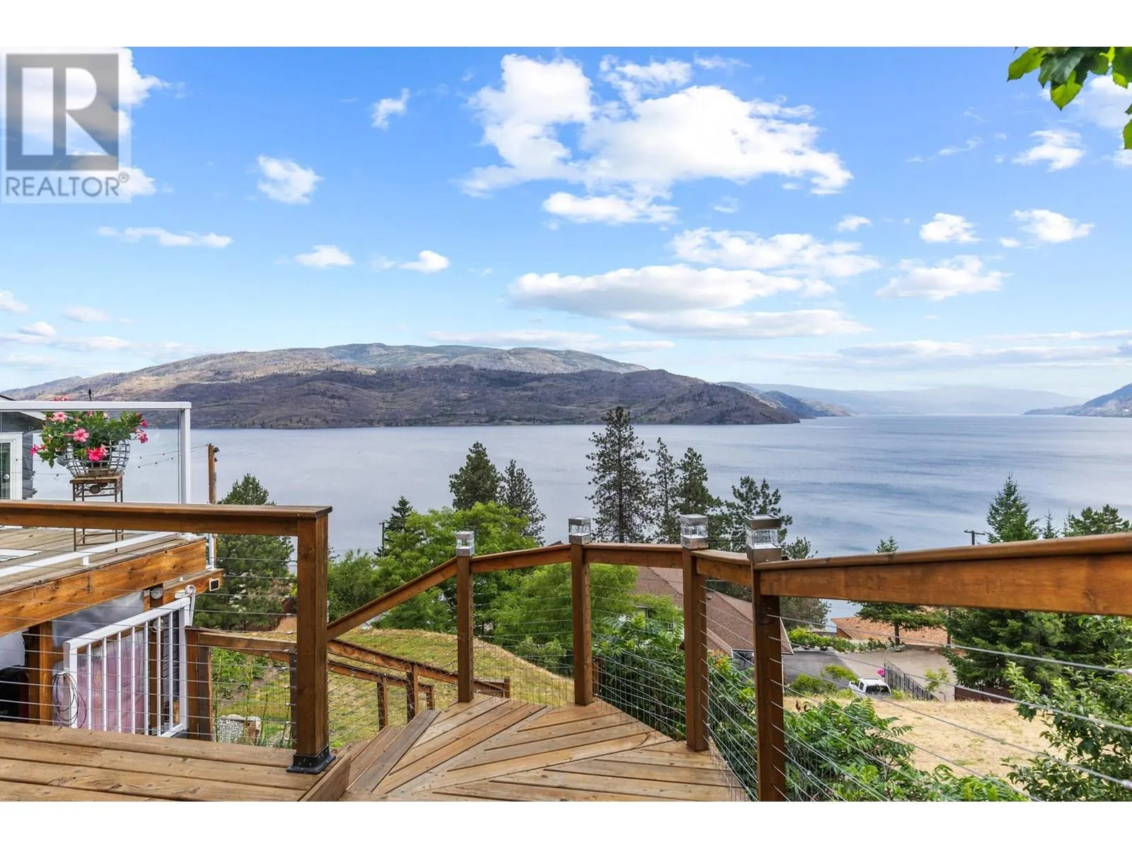 6427 Stuart Crescent