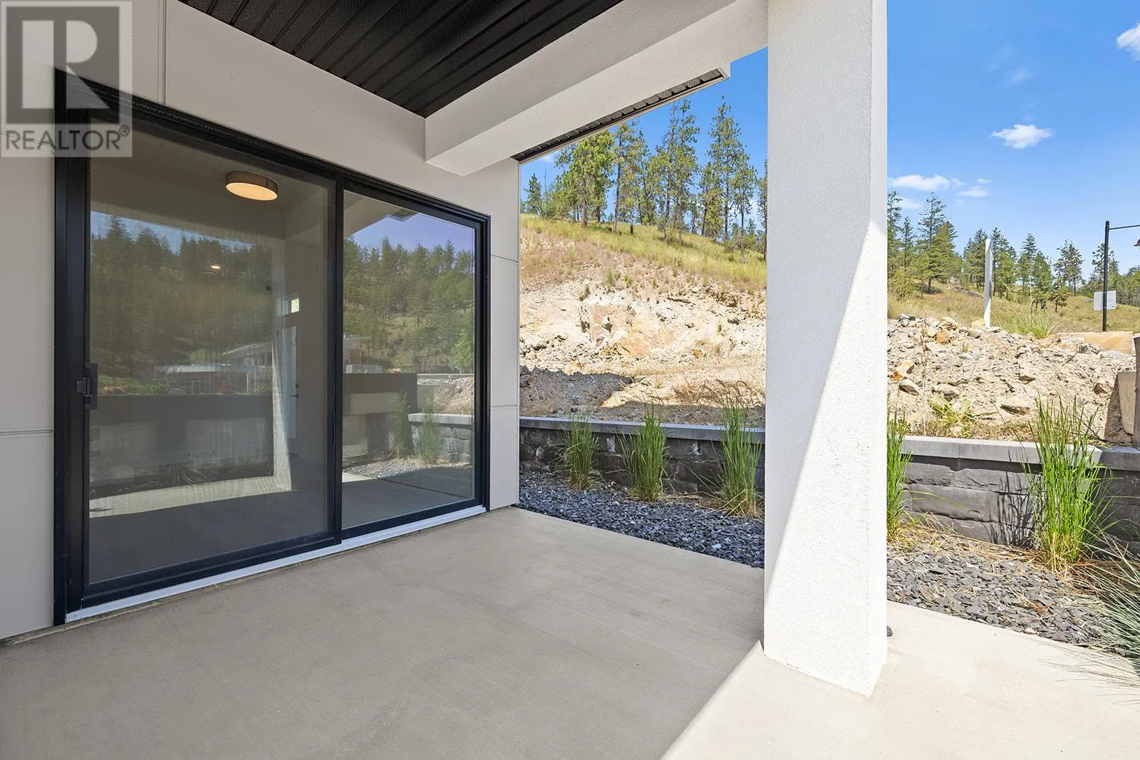 3462 Hilltown Close