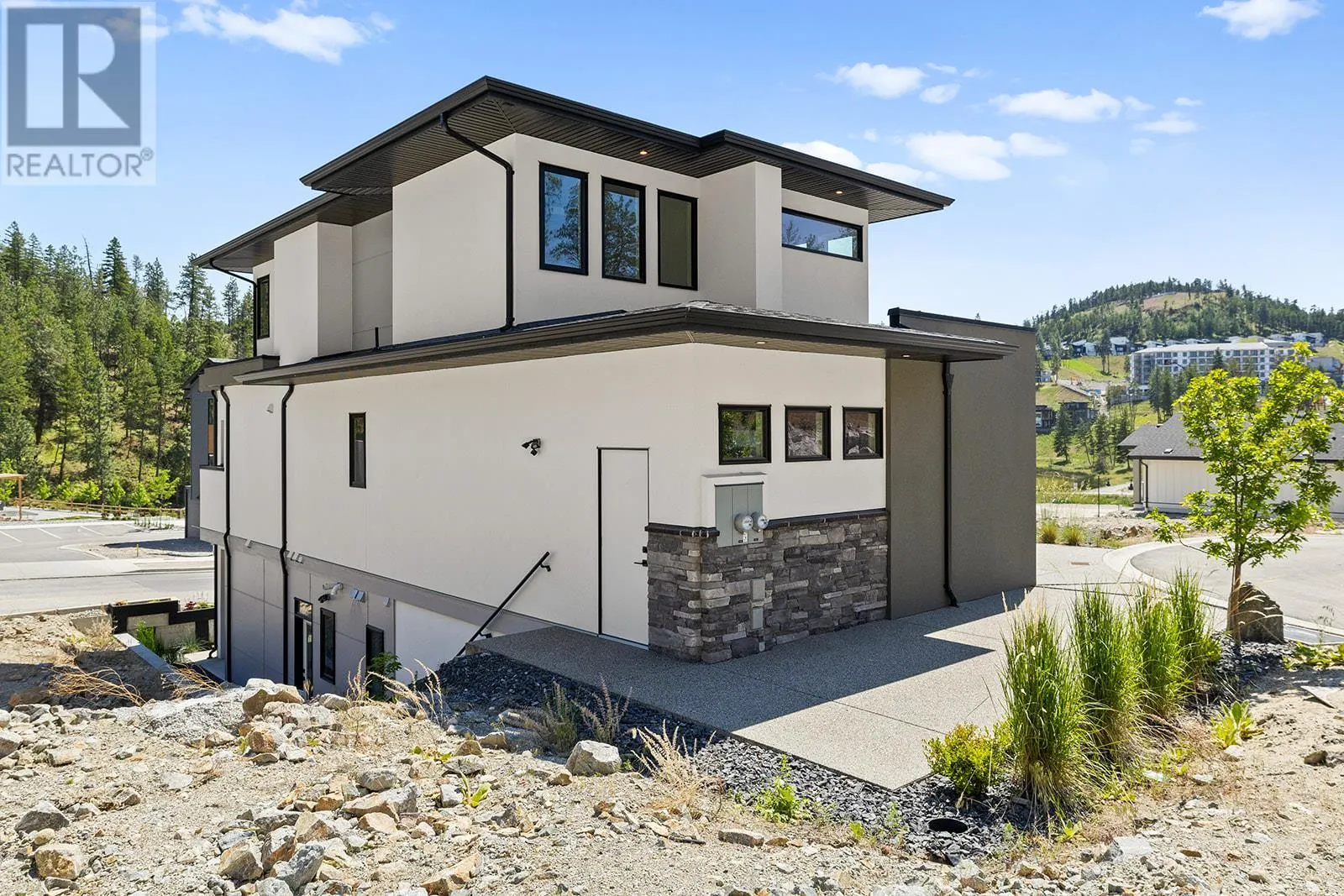 3462 Hilltown Close